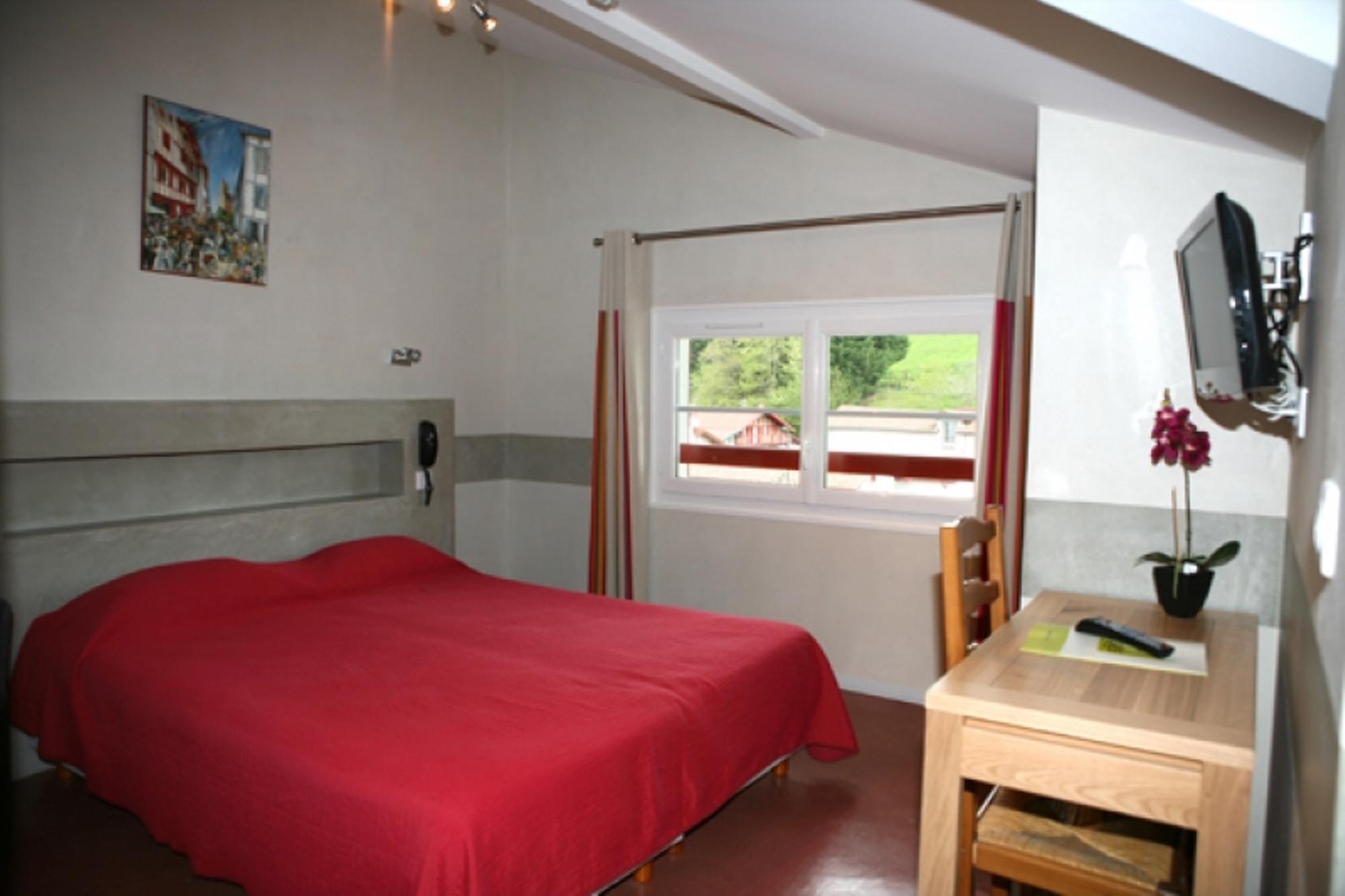 Logis Hotel Ur-Hegian Эноа Экстерьер фото