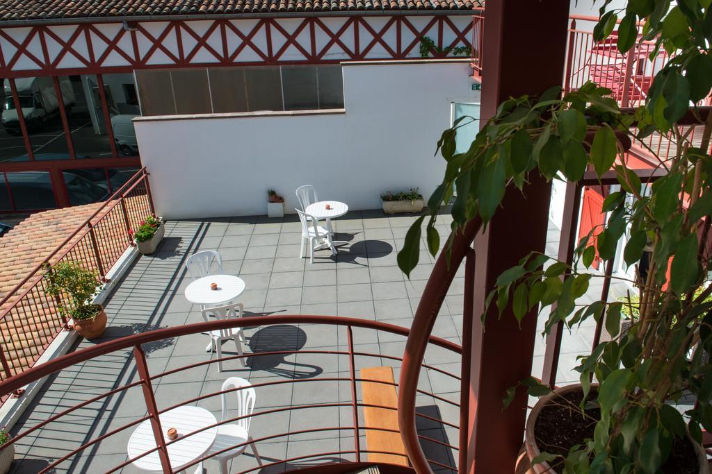 Logis Hotel Ur-Hegian Эноа Экстерьер фото