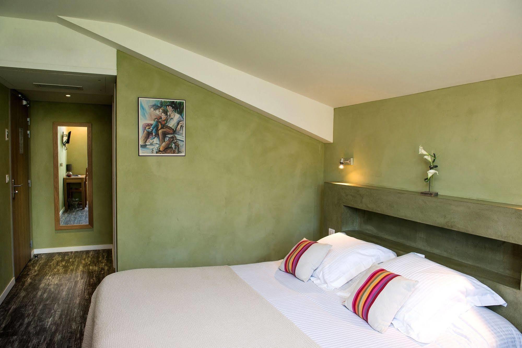 Logis Hotel Ur-Hegian Эноа Экстерьер фото